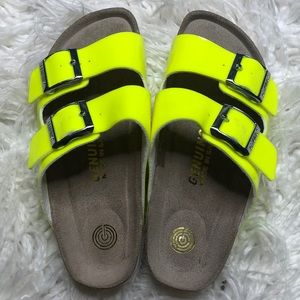 ⭐️🔹 Genuins 2 Strap Sandals